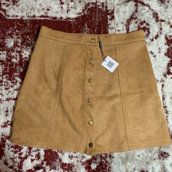 Suede button up skirt - Picture 2 of 3